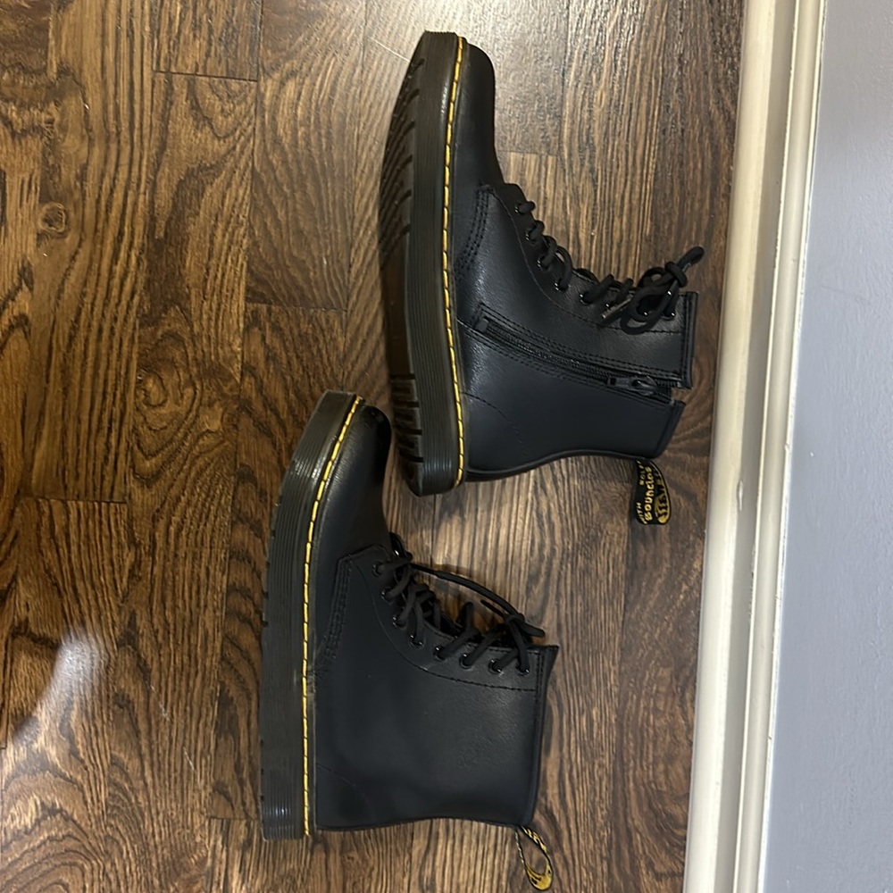 Boots - Picture 3 of 4